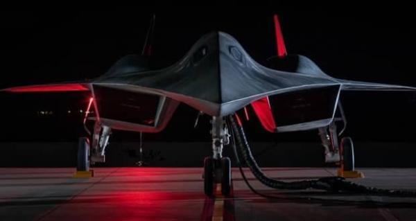 عکس ، طراحی عجیب و سینمایی سریع ترین جنگنده شناسایی جهان !