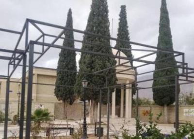نقض حریم مقبره شیخ مغربی در استهبان ، سازه های فلزی بدون مجوز میراث فرهنگی در حریم اثر ثبت ملی شده برپا شد